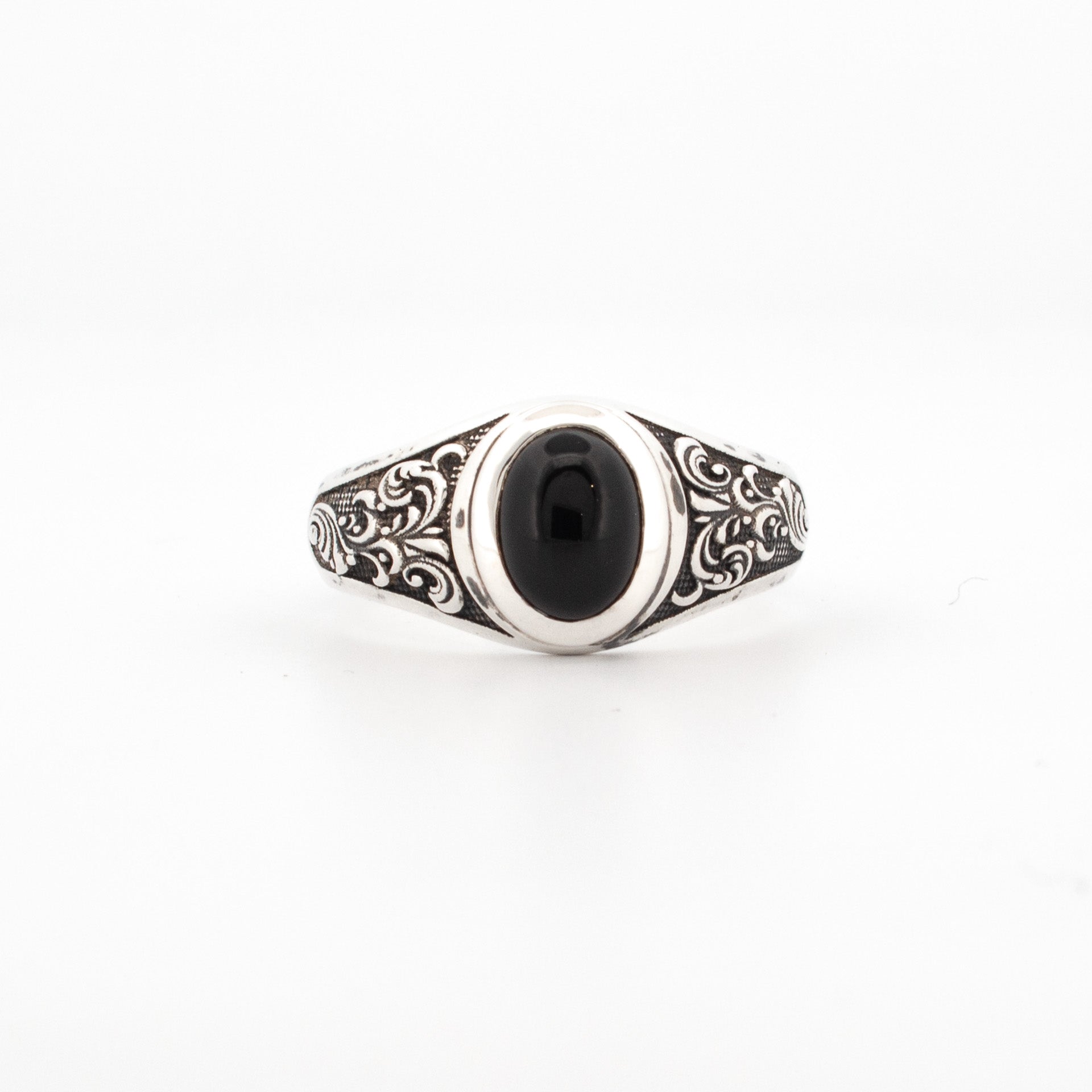 Onyx Ring with Engraved Shoulder Detail