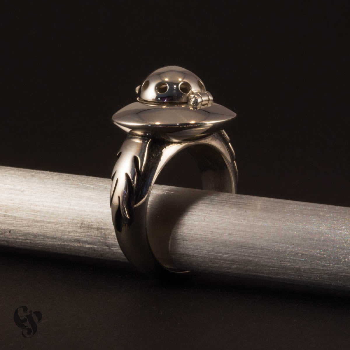 UFO Poison Ring with Flame detail